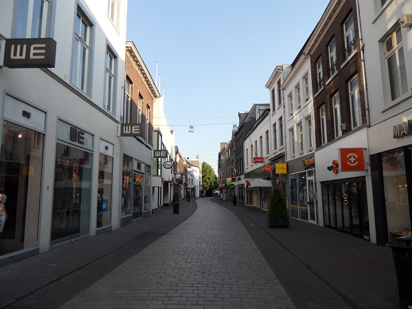 leere Straßen in Roermond