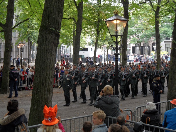 Aufmarsch der Armee am Prinsjesdag 2013