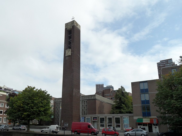 Het Steiger - die Kirche mit dem impulsanten Glockenturm