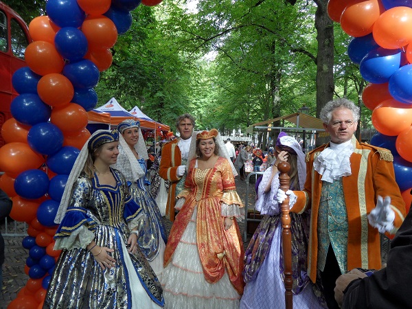 Karnevalisten auf dem Prinsjesdag 2013