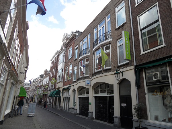 das komplette Parkhotel in Den Haag, bestehend aus 3 Gebäuden von verschiedenen Epochen