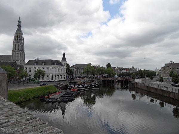 Blick auf die Innenstadt vom Kasteel Breda aus