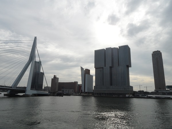 Rotterdam - Manhattan an der Maas mit Sonne