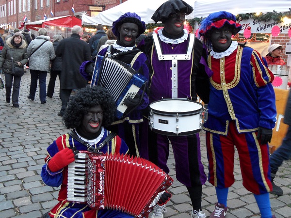 die zwarte Pieten beim Sinterklaasfeest in Potsdam