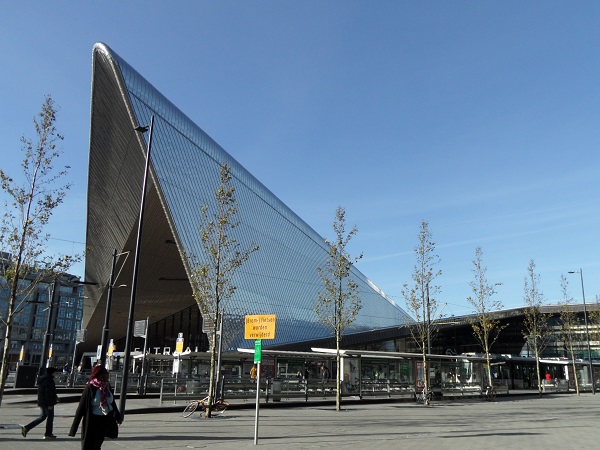 der neue Hauptbahnhof von Rotterdam ist ein Blickfang