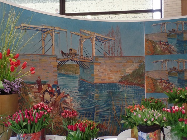 van Gogh mit Tulpen inszeniert