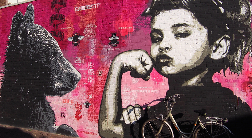 Streetart in Hengelo - das Mädchen & der Bär